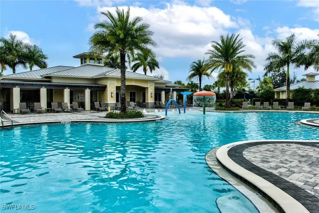 Picture of 2591 Vine Ave, Naples, FL 34120