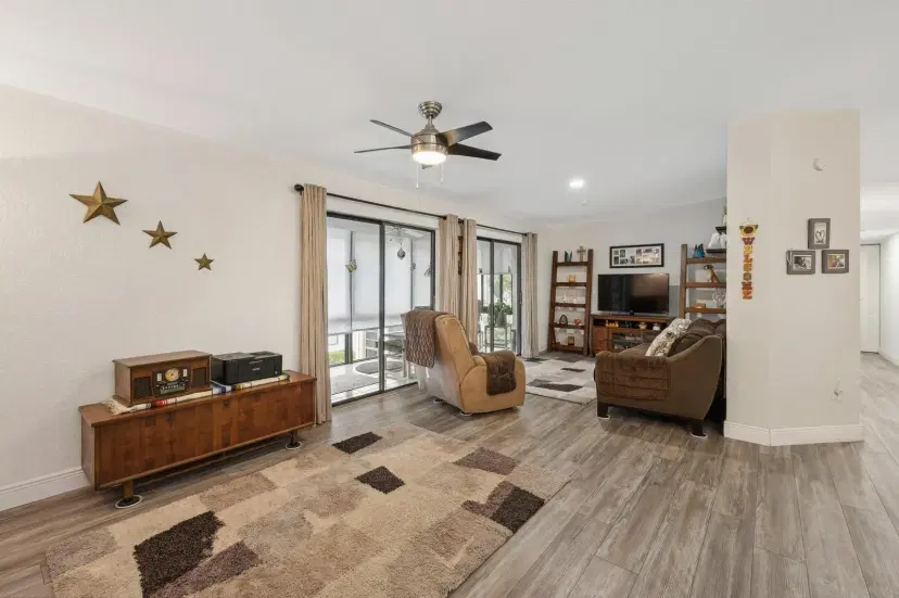 Picture of 9622 W Mcnab Rd 205, Tamarac FL 33321