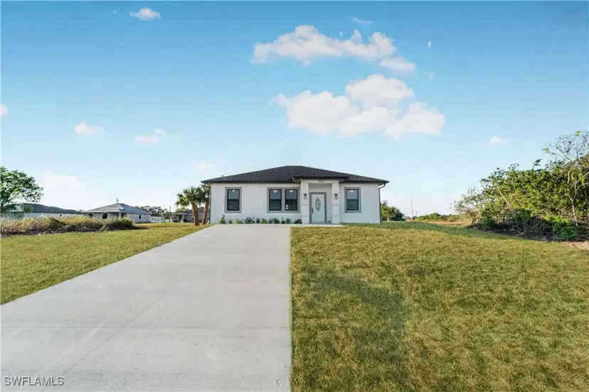 Picture of 9008 Lamkin Ct, Labelle FL 33935