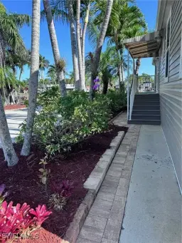 Picture of 1382 Silver Lakes Blvd, Naples, FL 34114