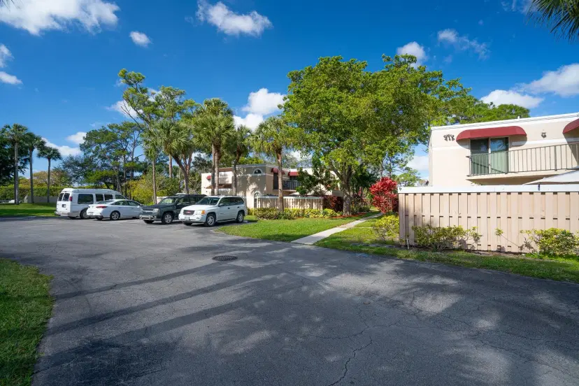 Picture of 4375 Village Dr C, Delray Beach FL 33445