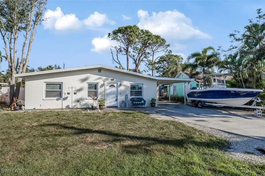 Picture of 1427 Rose Ln, Fort Myers, FL 33919