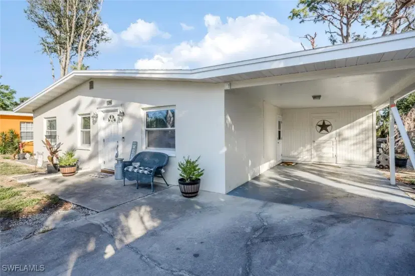 Picture of 1427 Rose Ln, Fort Myers FL 33919