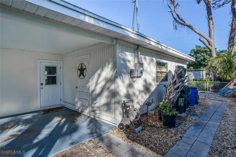 Picture of 1427 Rose Ln, Fort Myers FL 33919