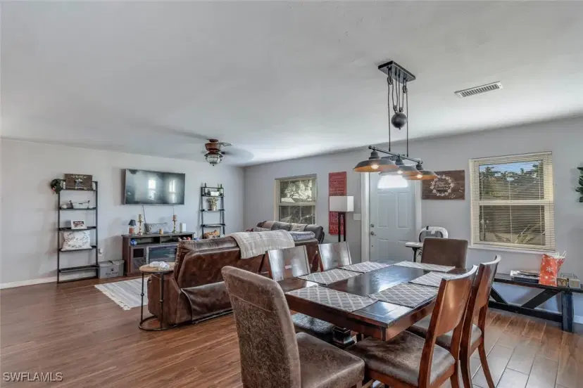 Picture of 1427 Rose Ln, Fort Myers FL 33919