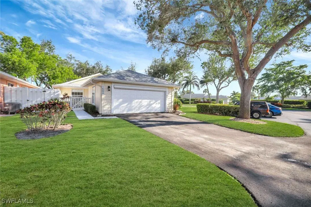 Picture of 14899 Crescent Cove Dr, Fort Myers, FL 33908
