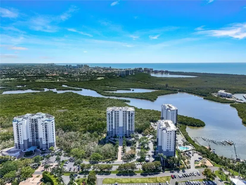 Picture of 425 Cove Tower Dr 403, Naples FL 34110