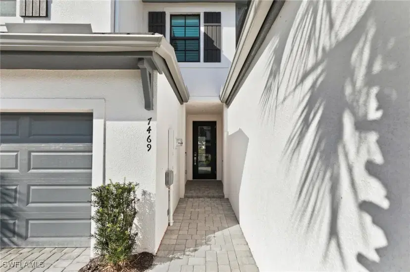 Picture of 7469 Rockefeller Dr, Naples FL 34119