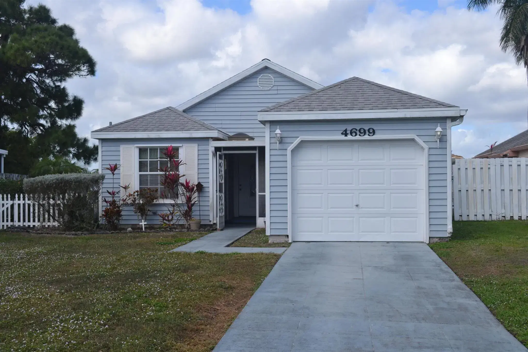 Picture of 4699 Lakeside Circle, West Palm Beach, FL 33417