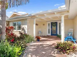 Picture of 977 N Waterway Dr, Fort Myers, FL 33919