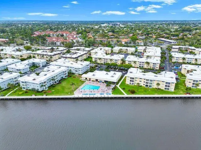 Picture of 14 Colonial Club Dr 203, Boynton Beach FL 33435