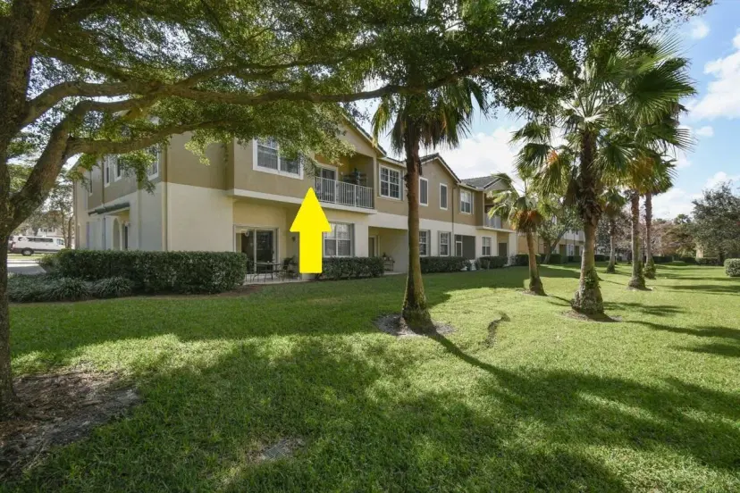 Picture of 1590 SE Sheffield Terrace 204, Stuart FL 34994