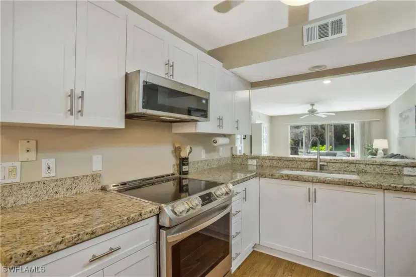 Picture of 257 Robin Hood Cir 101, Naples FL 34104