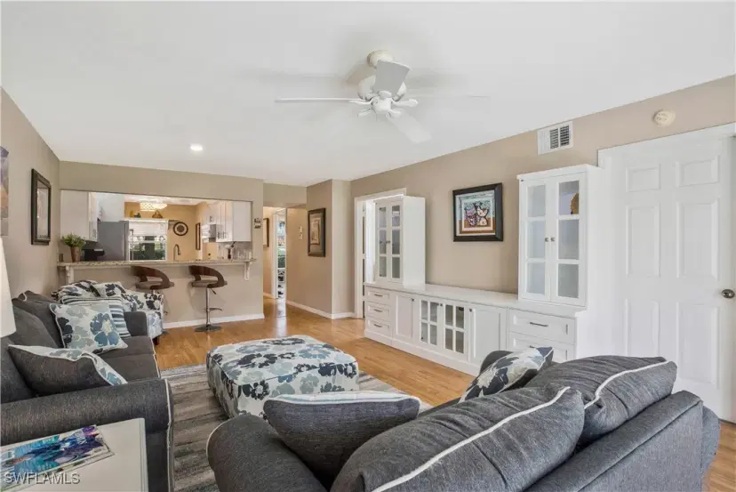 Picture of 257 Robin Hood Cir 101, Naples FL 34104