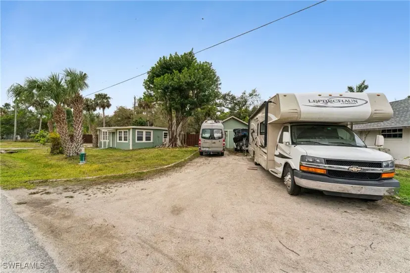 Picture of 230 Kingston Dr, Fort Myers FL 33905