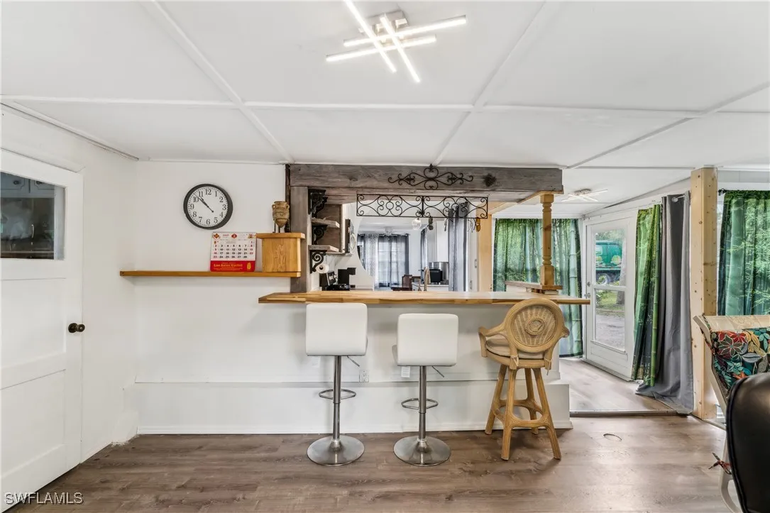 Picture of 230 Kingston Dr, Fort Myers FL 33905