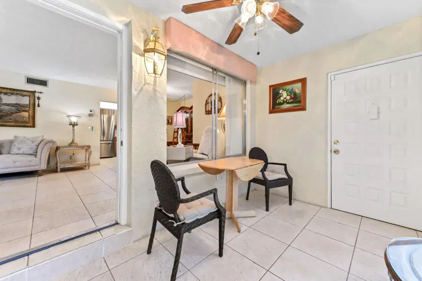 Picture of 212 Pine Hov Circle A-1, Greenacres FL 33463