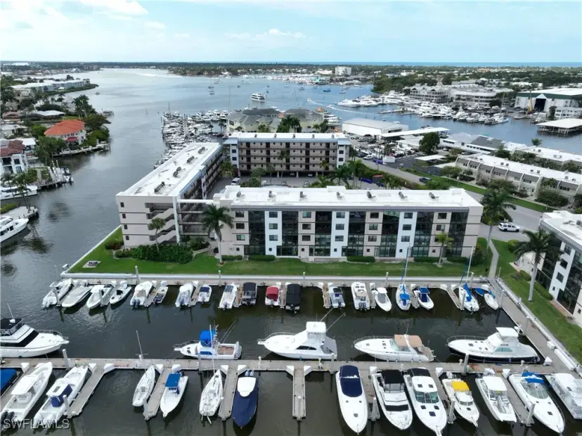 Picture of 807 River Point Dr 204D, Naples FL 34102