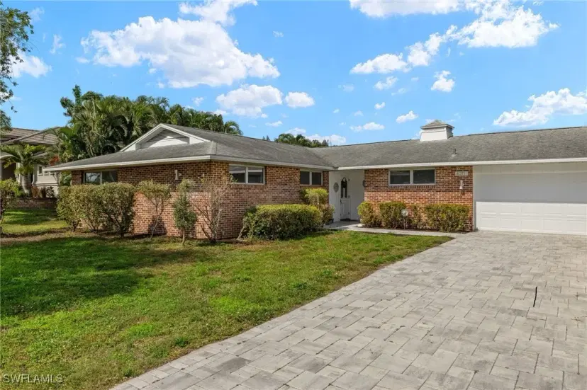 Picture of 4071 E River Dr, Fort Myers FL 33916