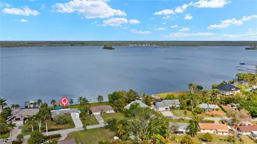 Picture of 4071 E River Dr, Fort Myers FL 33916
