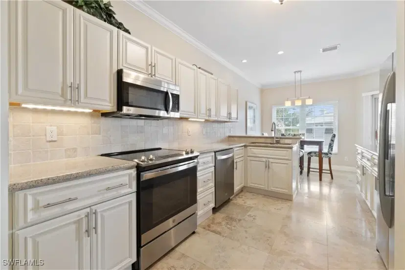 Picture of 175 Barefoot Cir, Bonita Springs FL 34134