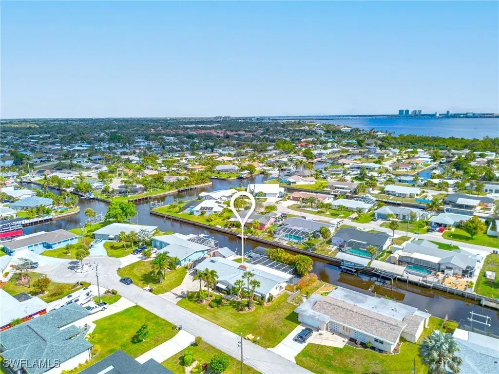 Picture of 4330 S Canal Cir, North Fort Myers, FL 33903