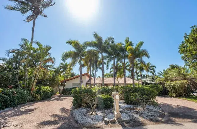 Picture of 778 Broad Ct S, Naples FL 34102