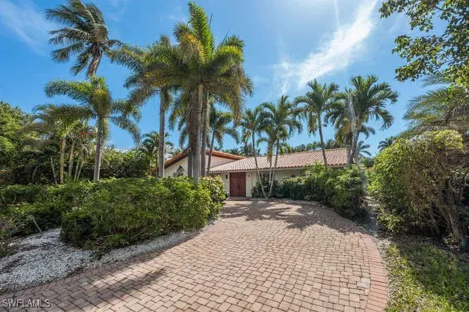 Picture of 778 Broad Ct S, Naples FL 34102