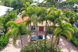 Picture of 778 Broad Ct S, Naples, FL 34102
