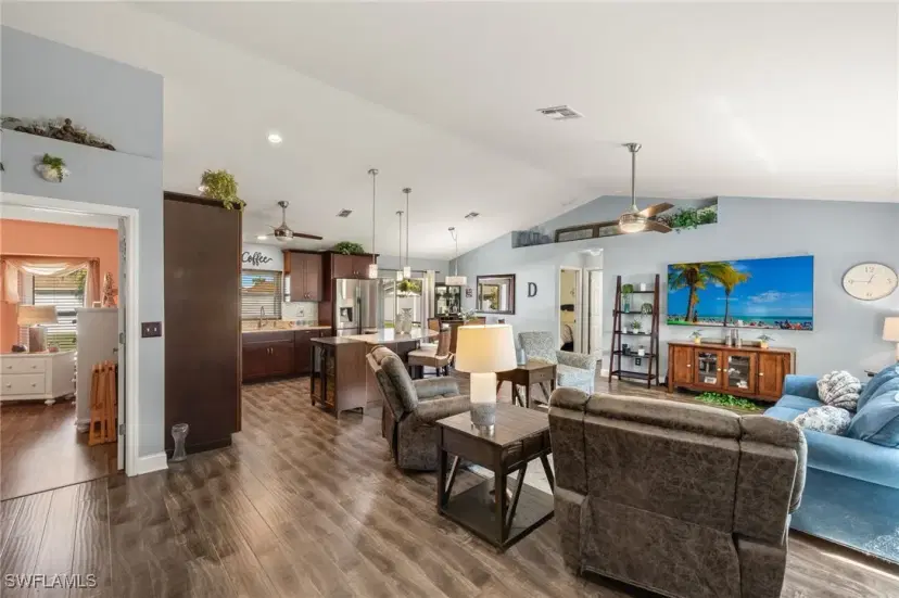 Picture of 313 SE 17Th Ter, Cape Coral FL 33990