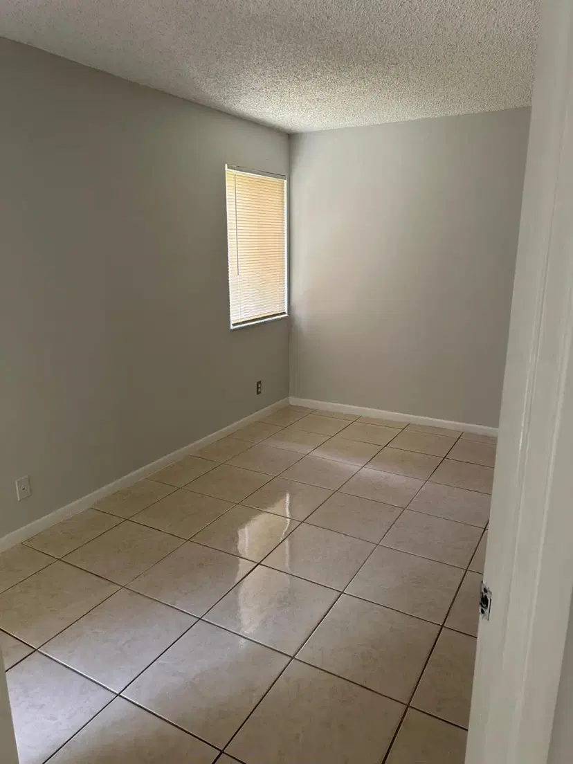 Picture of 5577 Courtyard Dr 5577, Margate FL 33063