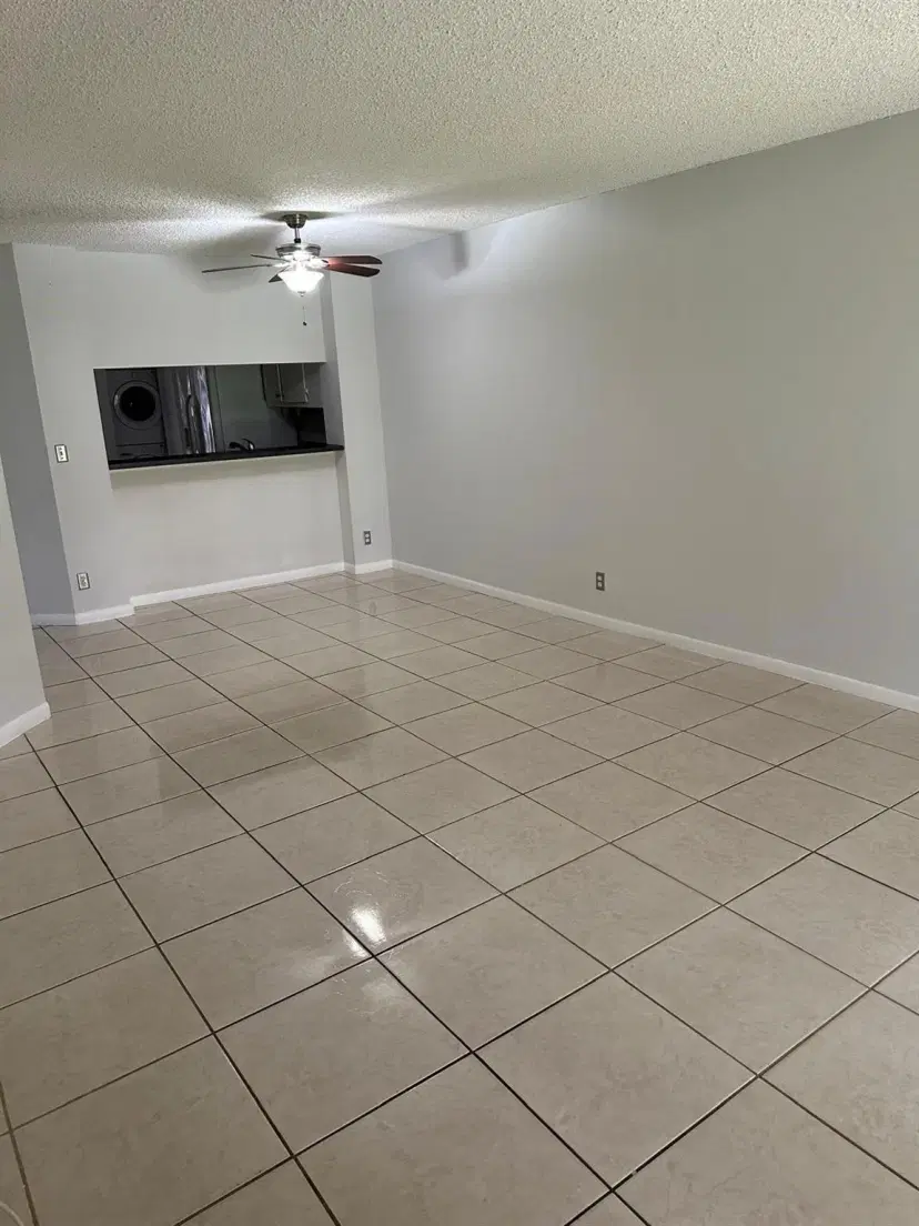 Picture of 5577 Courtyard Dr 5577, Margate FL 33063