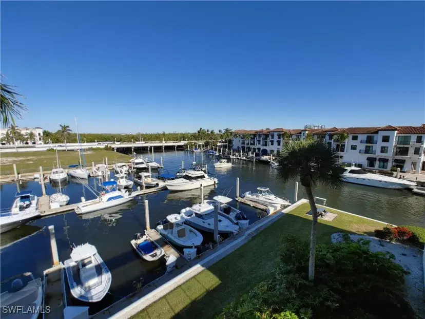 Picture of 805 River Point Dr 304C, Naples FL 34102