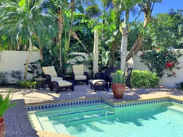 Picture of 6 Las Brisas Way 7, Naples, FL 34108