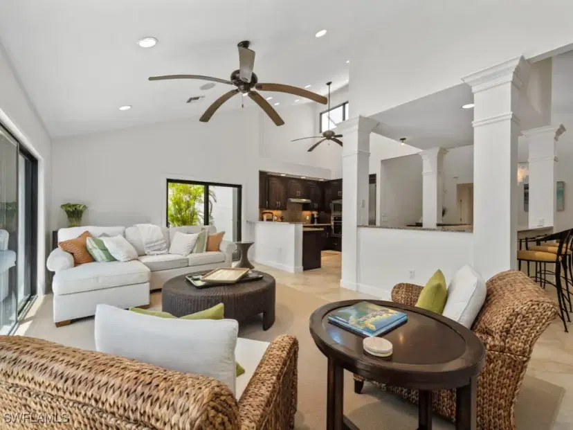 Picture of 6 Las Brisas Way 7, Naples FL 34108