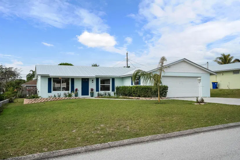Picture of 7423 SE James Street, Hobe Sound FL 33455