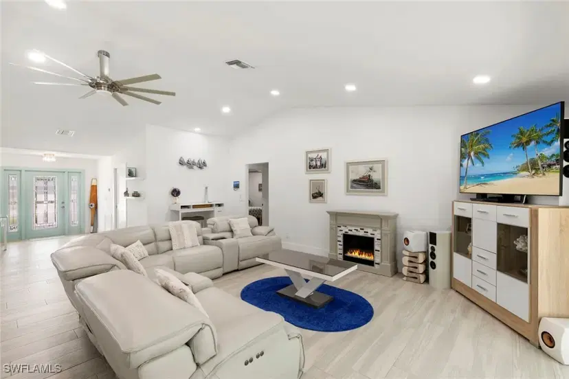 Picture of 752 Saint Andrews Blvd, Naples FL 34113