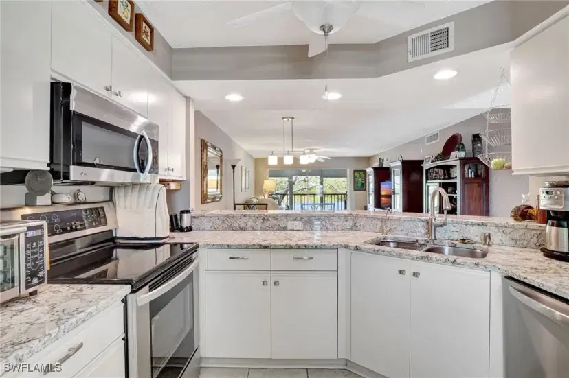 Picture of 9600 Victoria Ln C203, Naples FL 34109