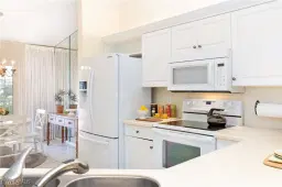 Picture of 835 Tanbark Dr 203, Naples, FL 34108