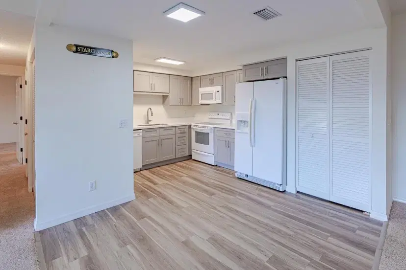 Picture of 200 SE Four Winds Drive 114, Stuart FL 34996