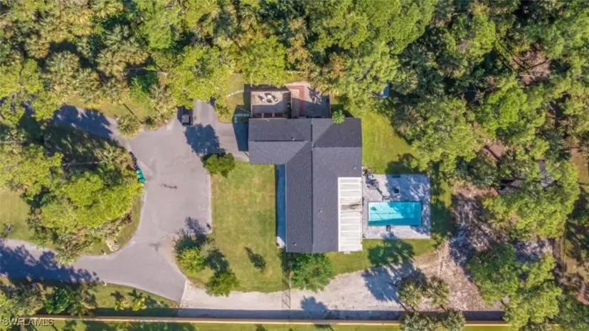 Picture of 230 1St St Nw, Naples FL 34120