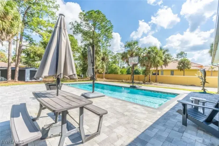 Picture of 230 1St St Nw, Naples FL 34120