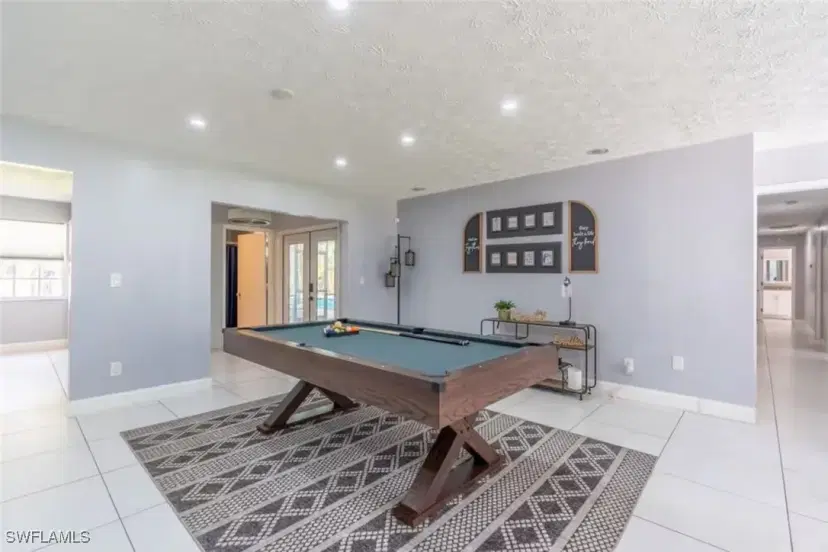Picture of 230 1St St Nw, Naples FL 34120
