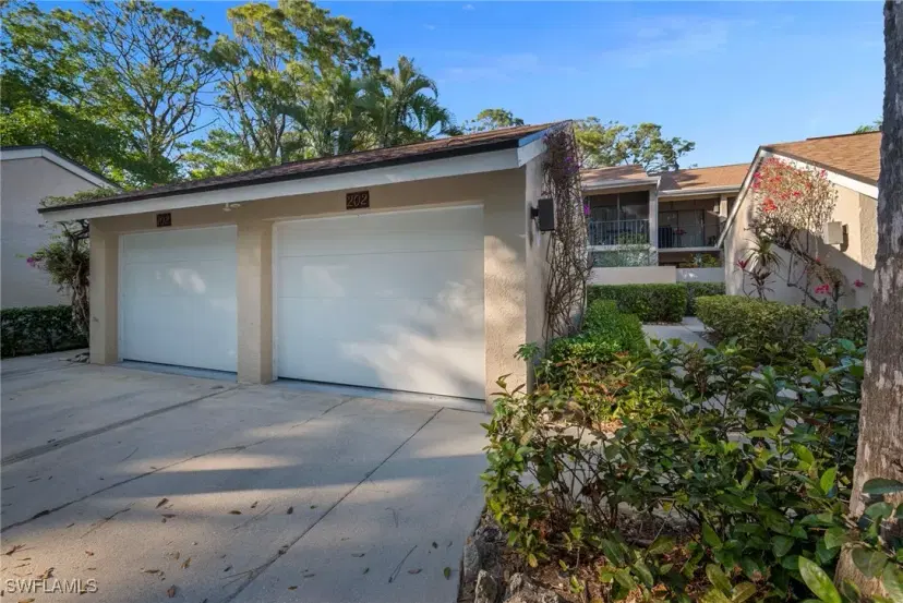 Picture of 325 Bay Forest Dr 202, Naples FL 34110