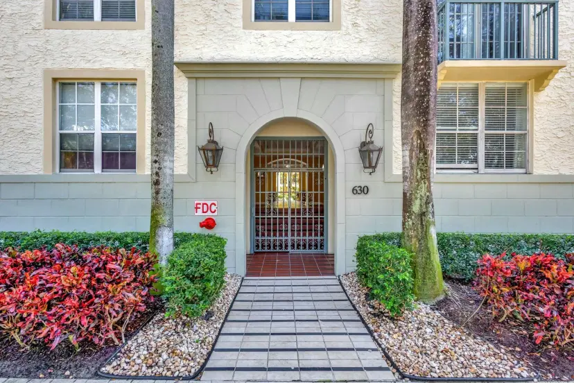 Picture of 630 S Sapodilla Avenue 201, West Palm Beach FL 33401