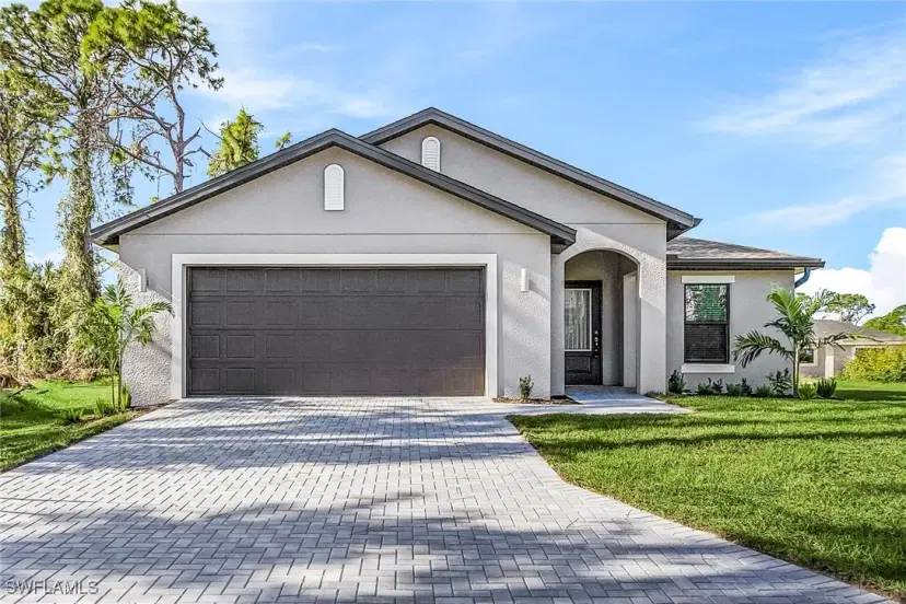 Picture of 812 Gen D Macarthur Ave, Labelle FL 33935