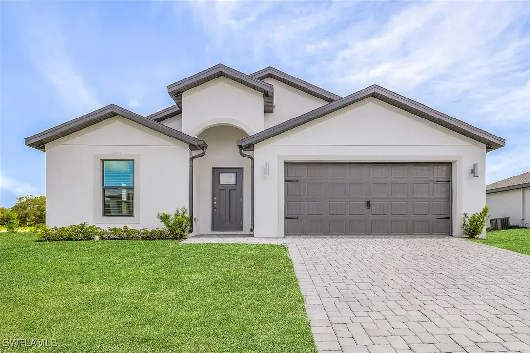 Picture of 900 Gen George Patton Ave, Labelle, FL 33935