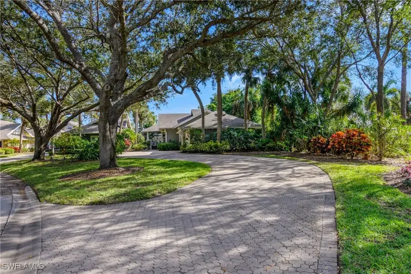 Picture of 52 Golf Cottage Dr, Naples FL 34105