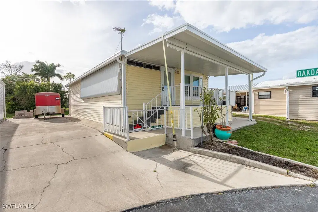 Picture of 16260 Lapwing Ln, Fort Myers, FL 33908