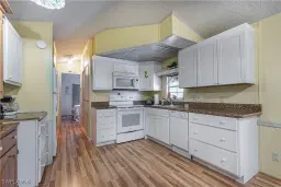 Picture of 16260 Lapwing Ln, Fort Myers, FL 33908